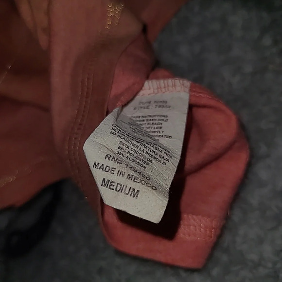 COPY - Cach'e Size M. Coral Tie Dye Gold Color Jewels - Picture 7 of 7